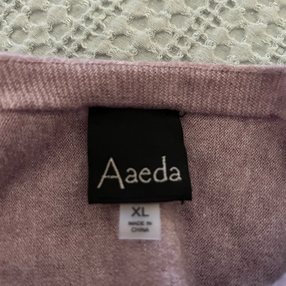 NWOT AAEDA Lilac V-Neck Floral Appliqué Sweater XL - Picture 6 of 8